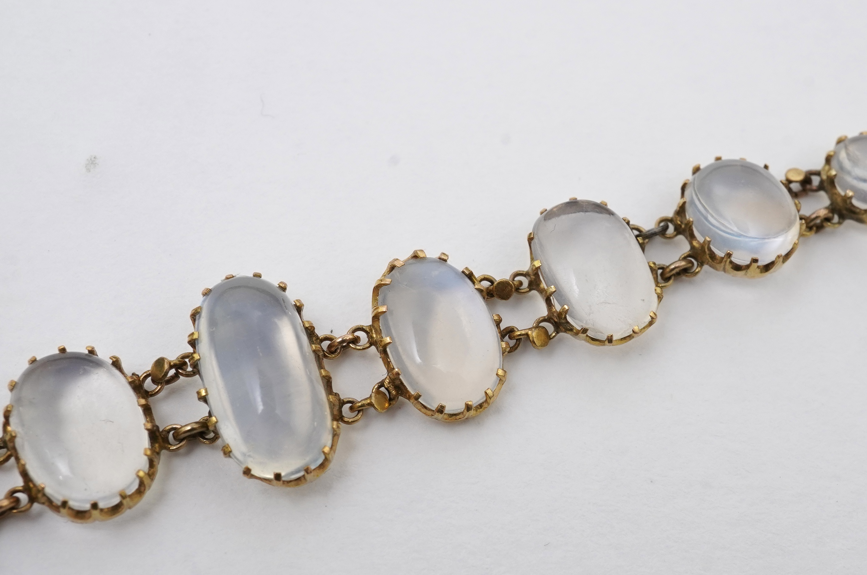 A moonstone bracelet, early 20th century